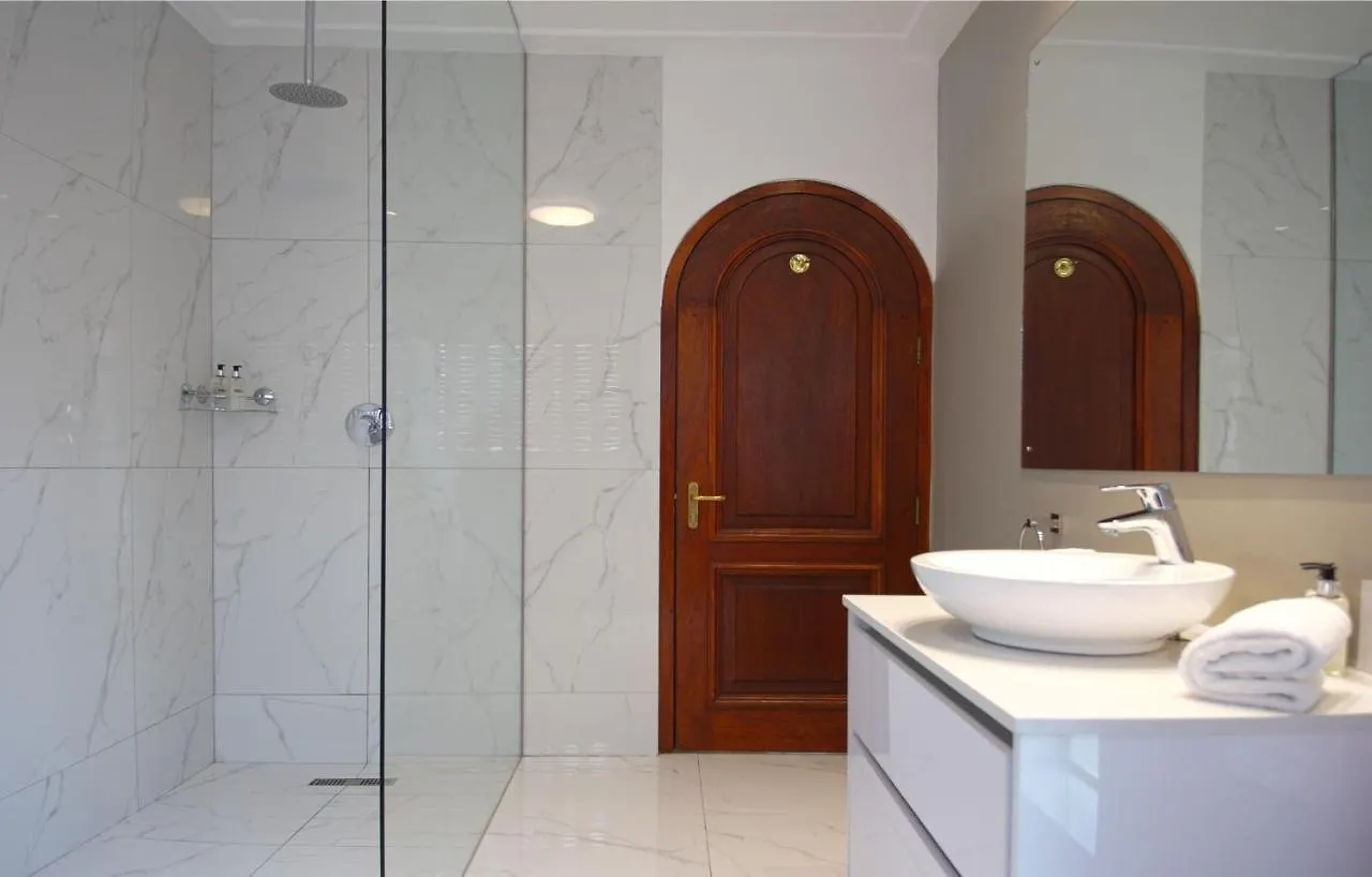 Bayview Penthouses Guest House Cape Town 4*,